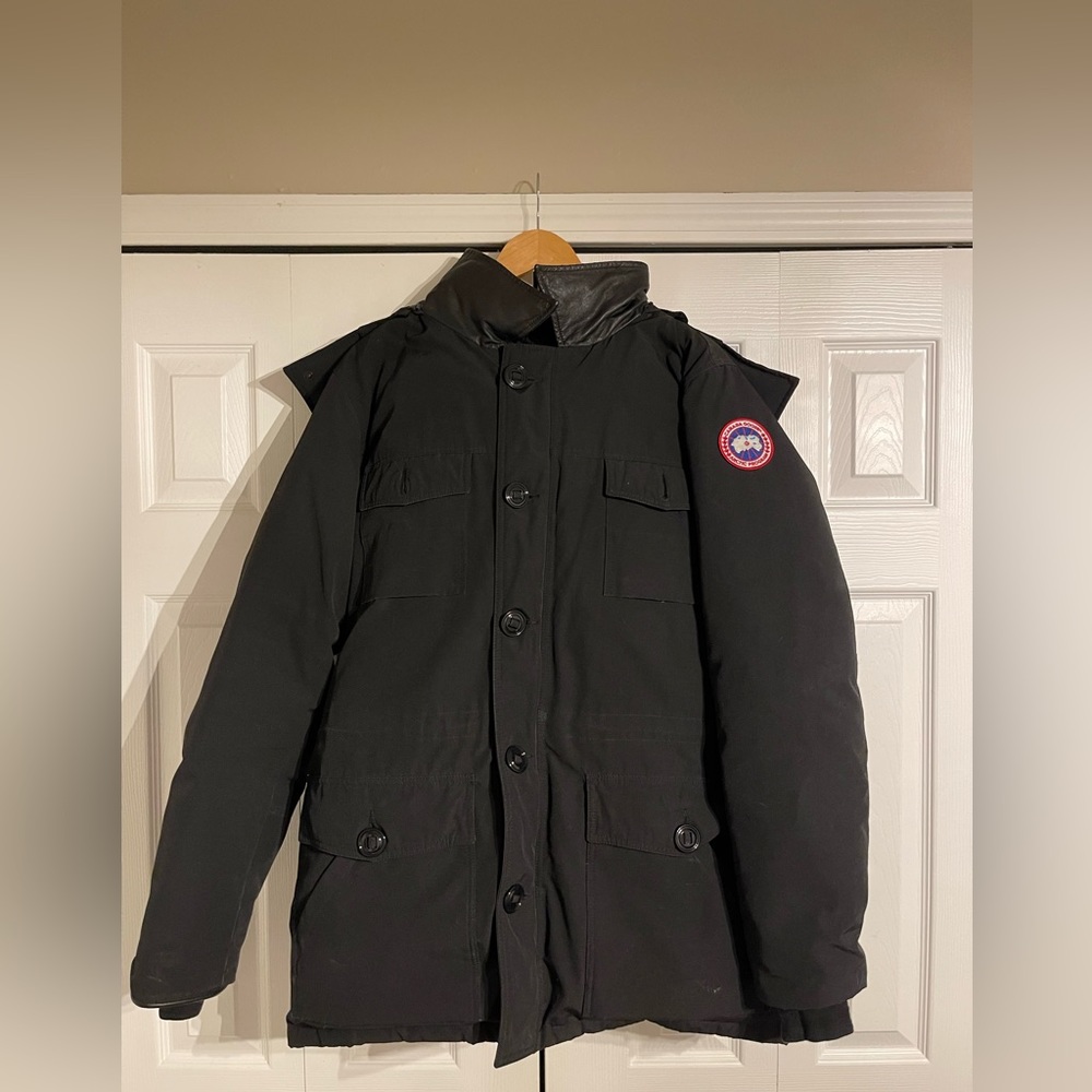 Men’s Canada Goose Large Jacket with hood